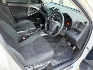 Toyota Vanguard 2011 White