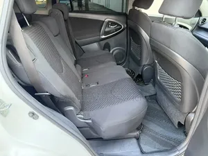 Toyota Vanguard 2011 White