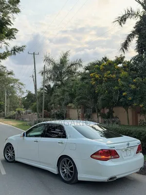 Toyota Crown 2009 White