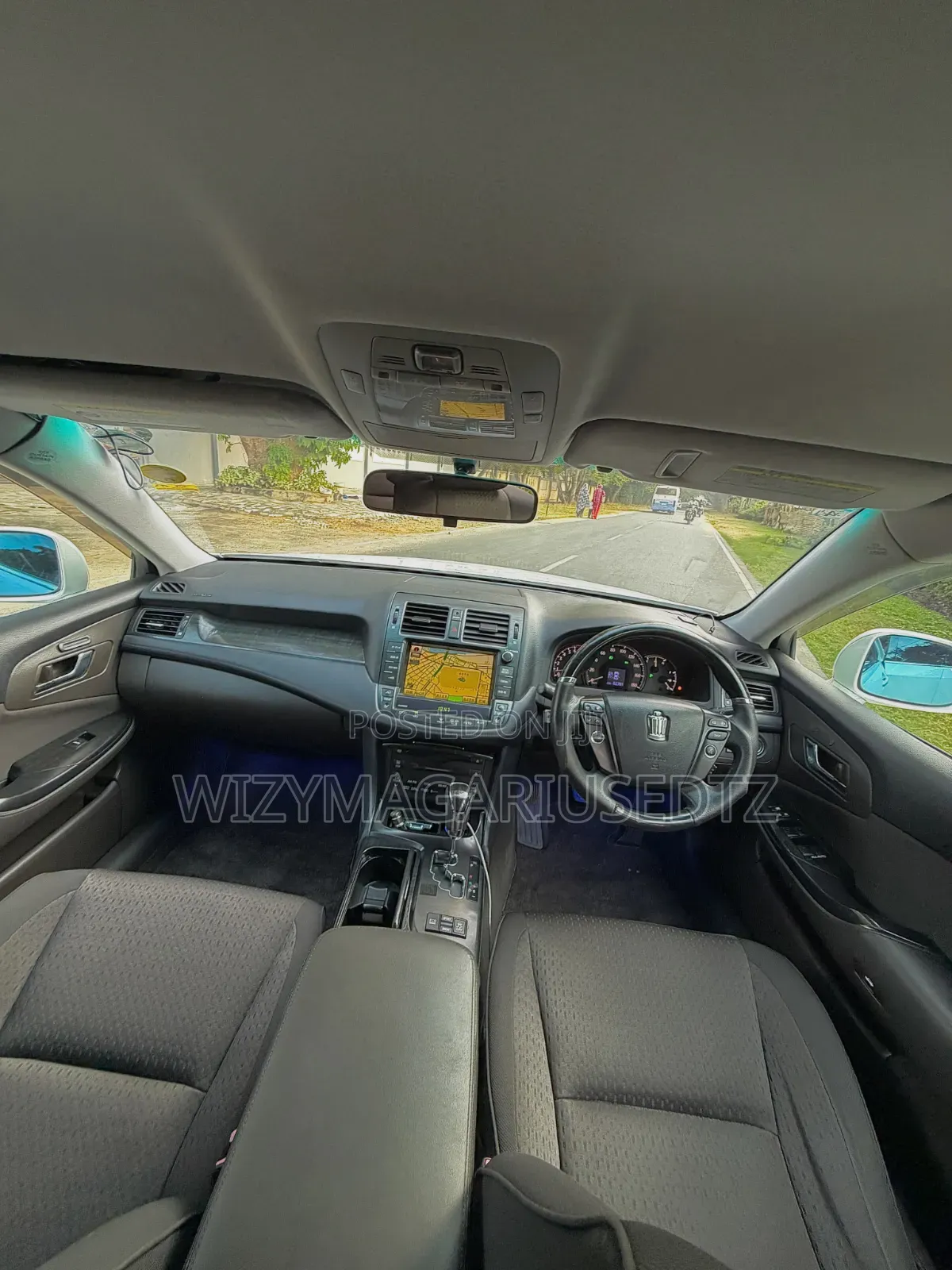 Toyota Crown 2009 White