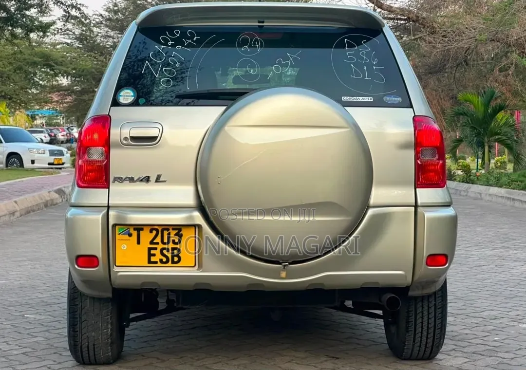 Toyota RAV4 Automatic 2003 Gold