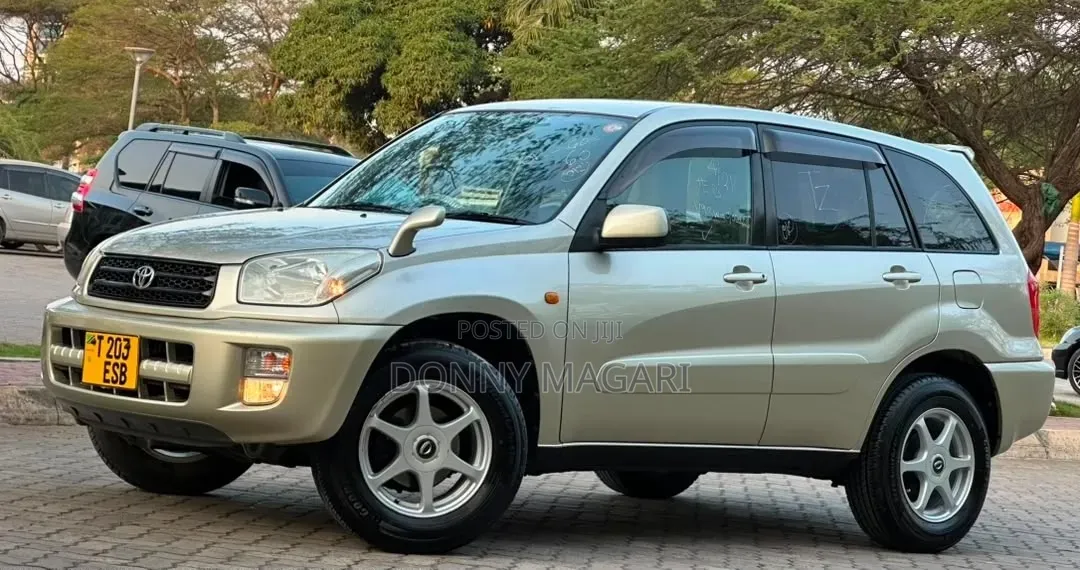 Toyota RAV4 Automatic 2003 Gold