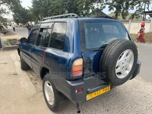 Toyota RAV4 1999 Blue