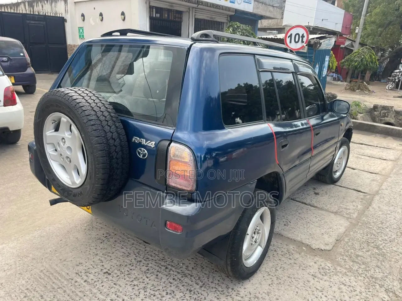 Toyota RAV4 1999 Blue
