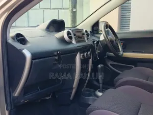 Toyota IST 2003 Gold