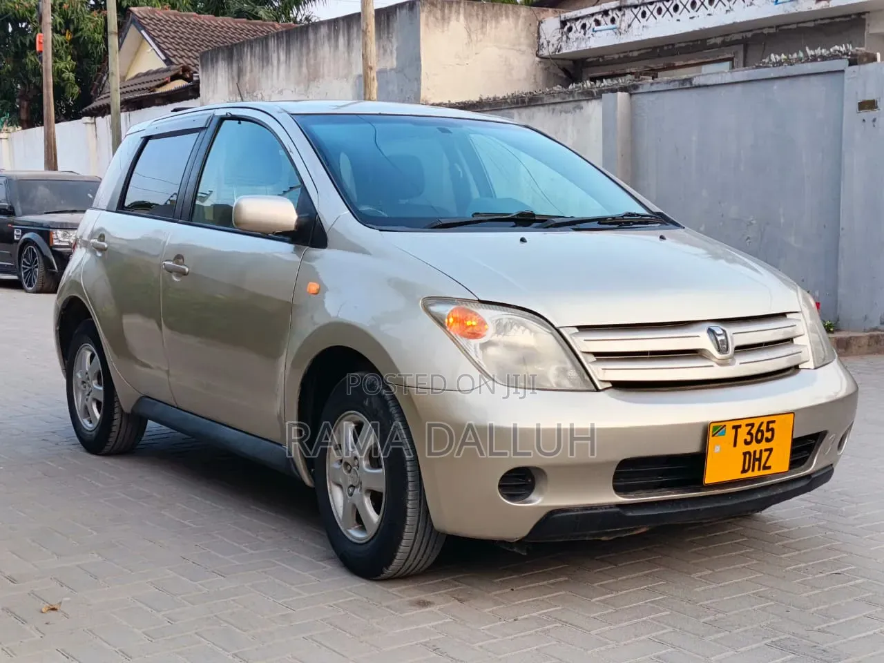 Toyota IST 2003 Gold
