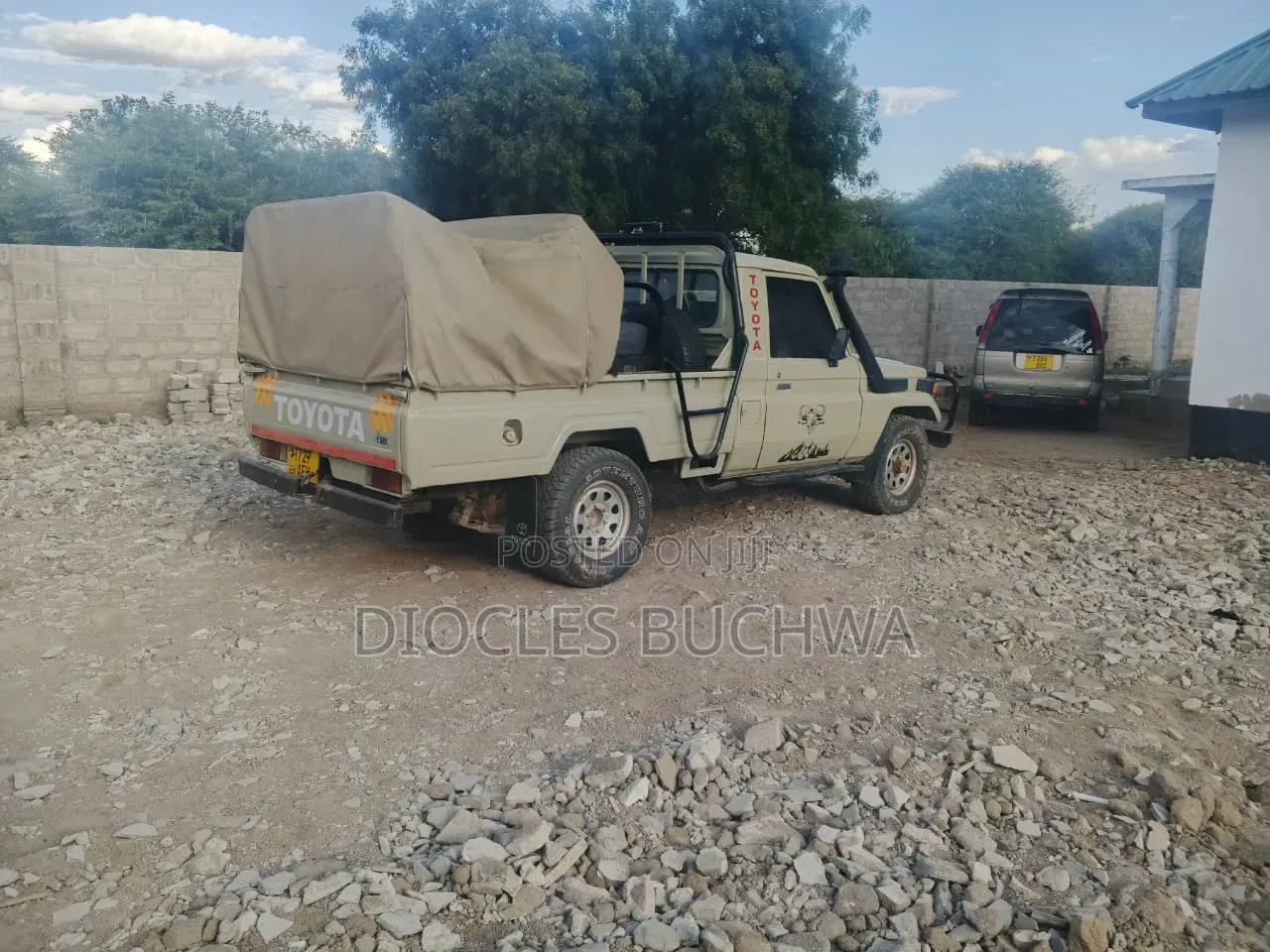 Toyota Land Cruiser 2002 Gold