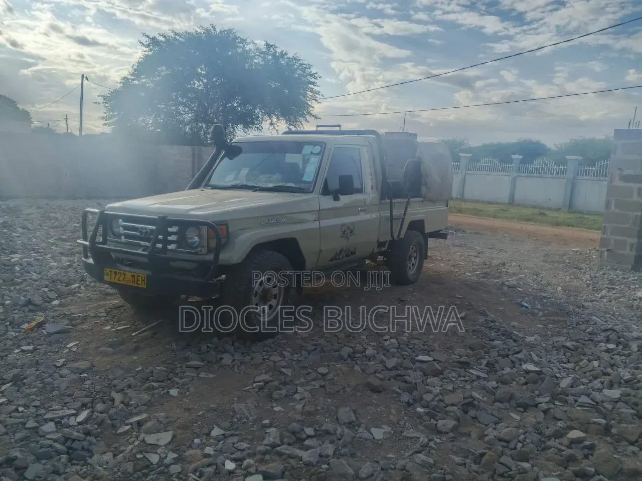 Toyota Land Cruiser 2002 Gold
