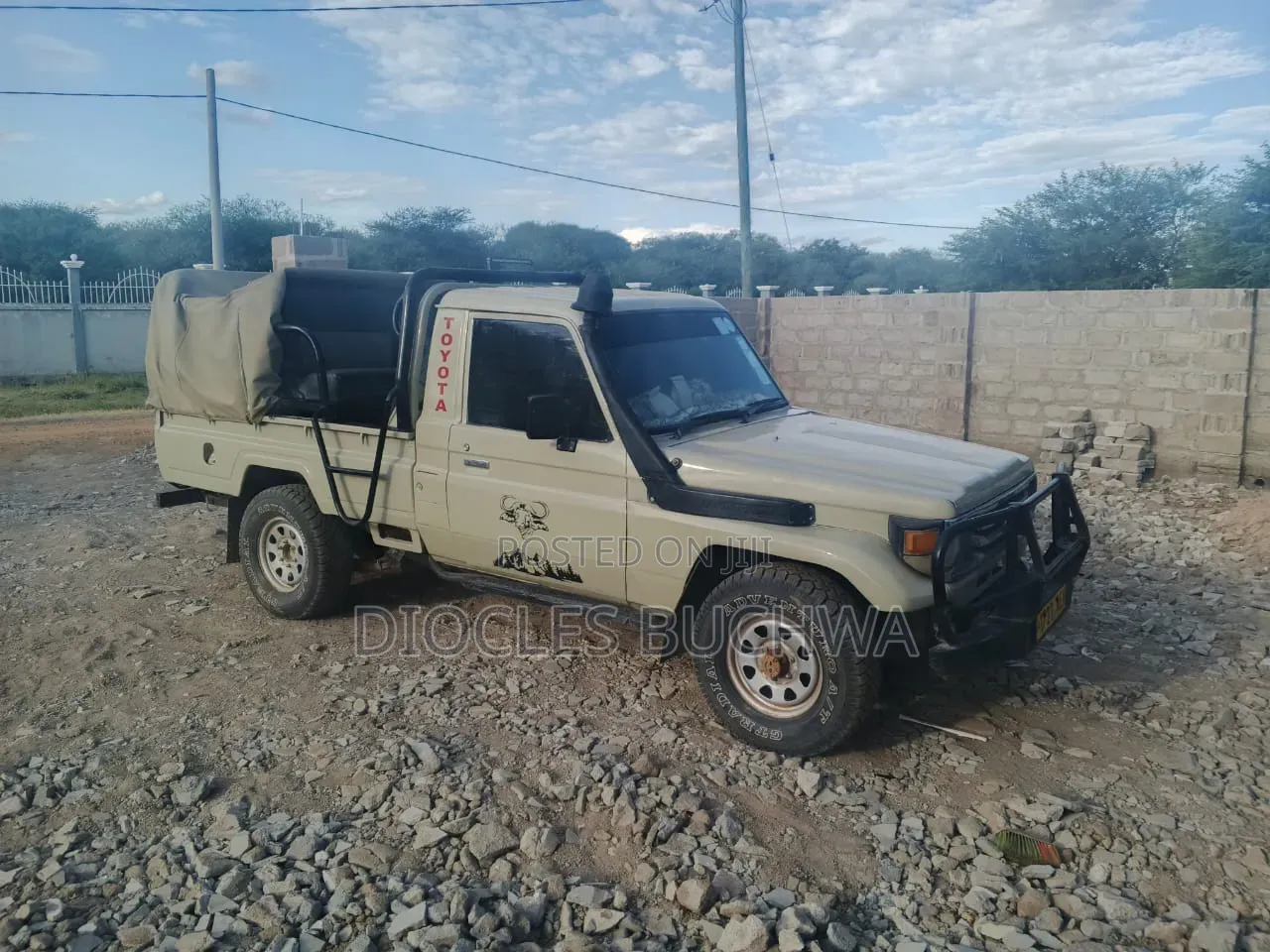 Toyota Land Cruiser 2002 Gold