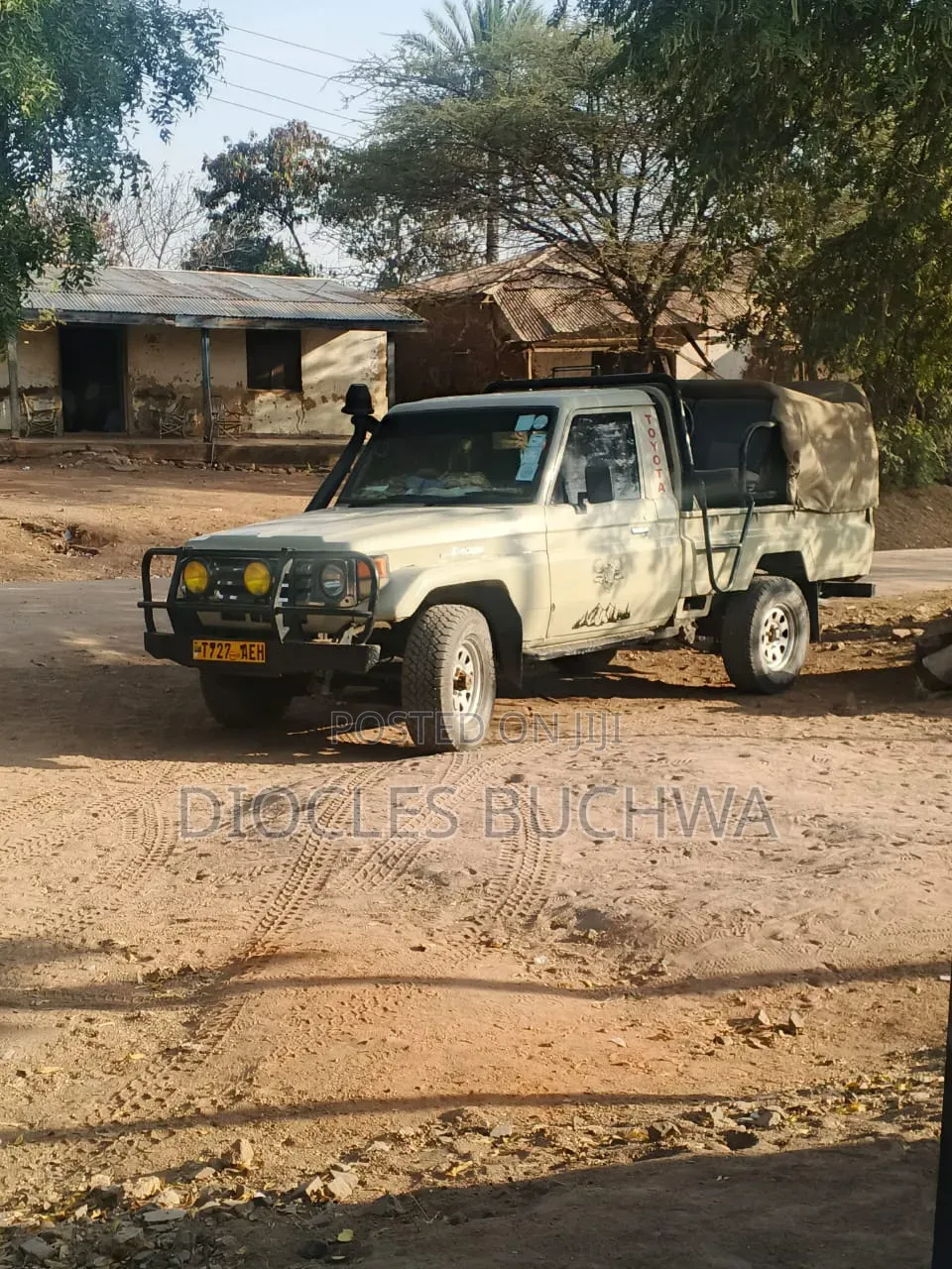Toyota Land Cruiser 2002 Gold