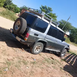 Toyota Land Cruiser Prado 2006 Gray