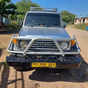 Toyota Land Cruiser Prado 2006 Gray