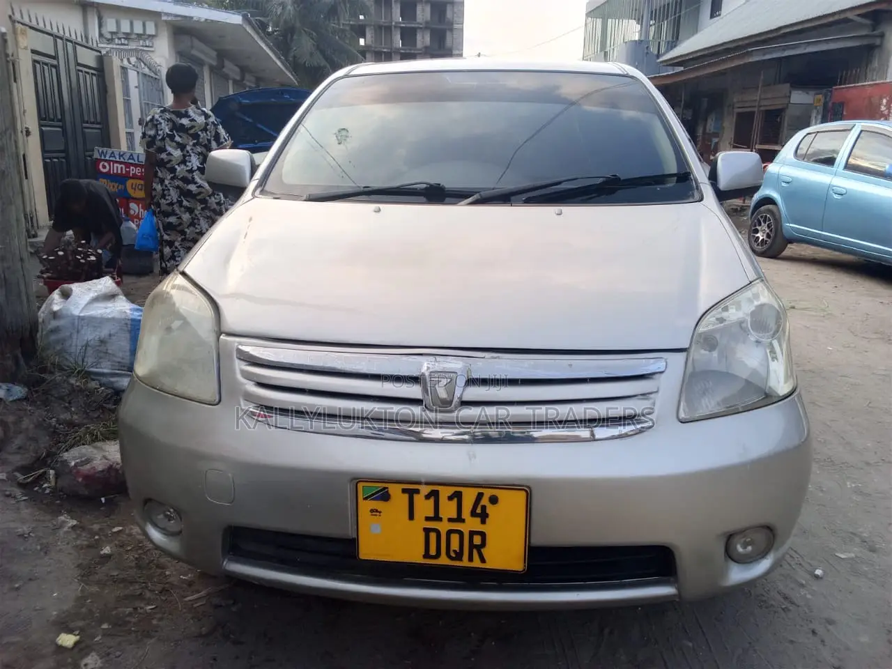 Toyota Raum 2006 Gold
