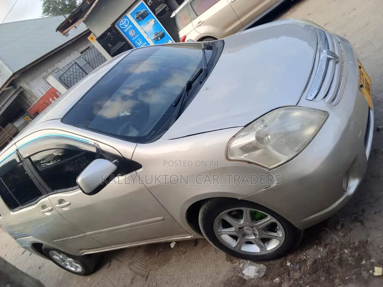Toyota Raum 2006 Gold