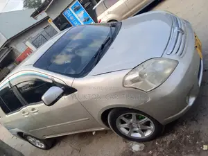 Toyota Raum 2006 Gold