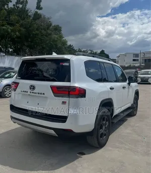 Toyota Land Cruiser 2024 White