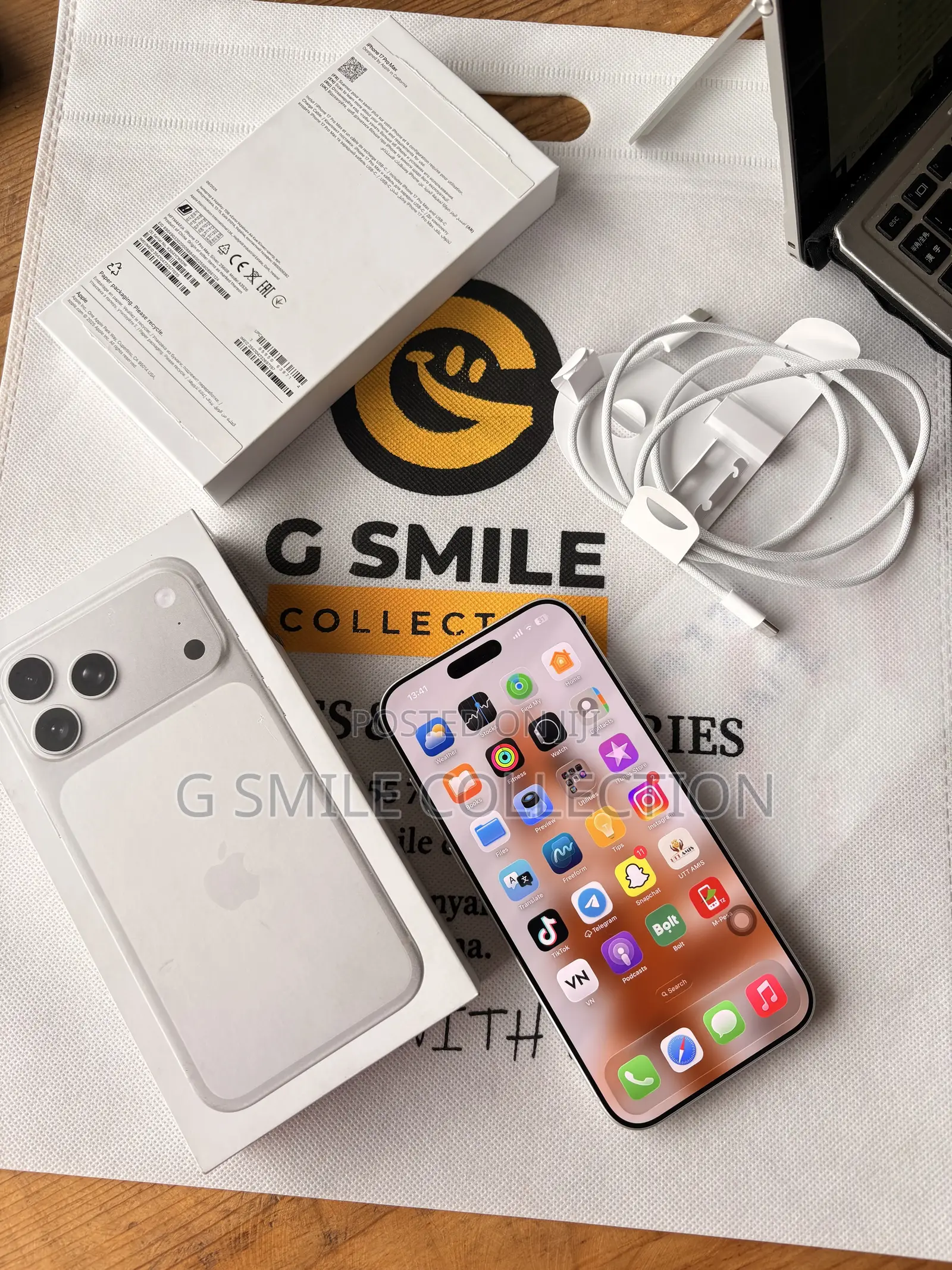 New Apple iPhone 17 Pro Max 256 GB White