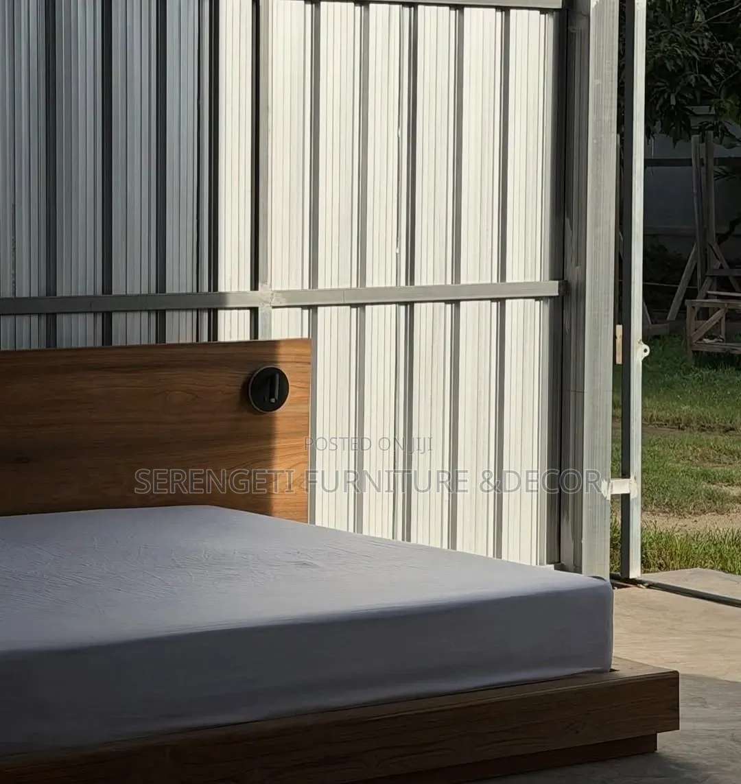 Classic Designed Wooden Bed