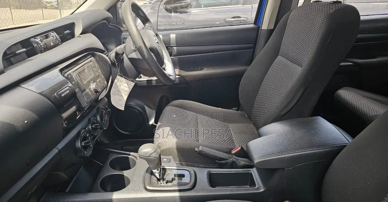 Toyota Hilux 2019 Blue