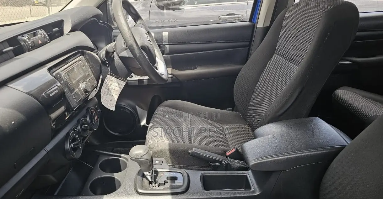Toyota Hilux 2019 Blue