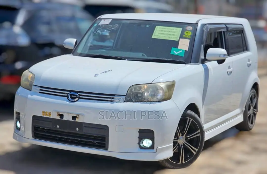Toyota Corolla Rumion 2009 White