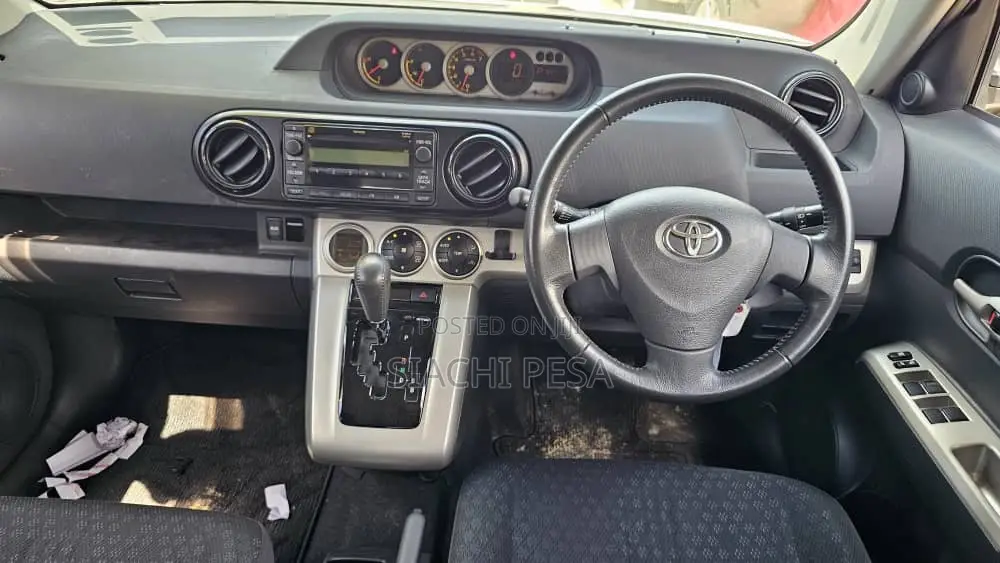 Toyota Corolla Rumion 2009 White