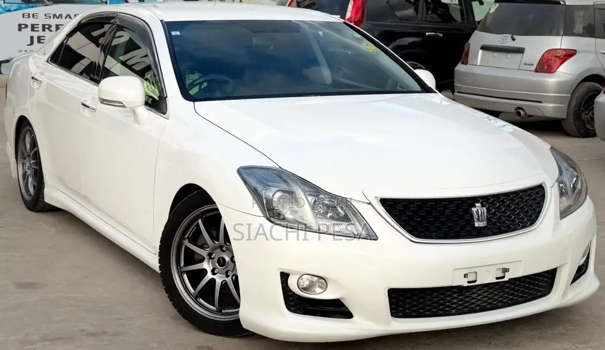 Toyota Crown 2009 White