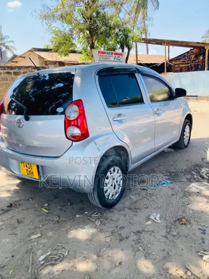 Toyota Passo 2010 Silver