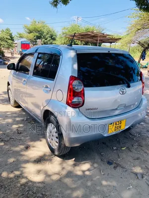 Toyota Passo 2010 Silver