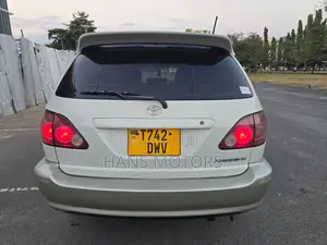 Toyota Harrier 2002 White