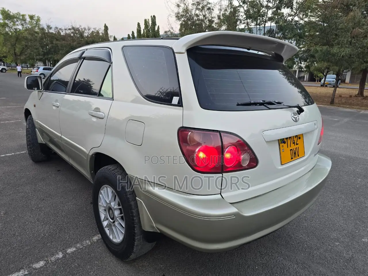 Toyota Harrier 2002 White
