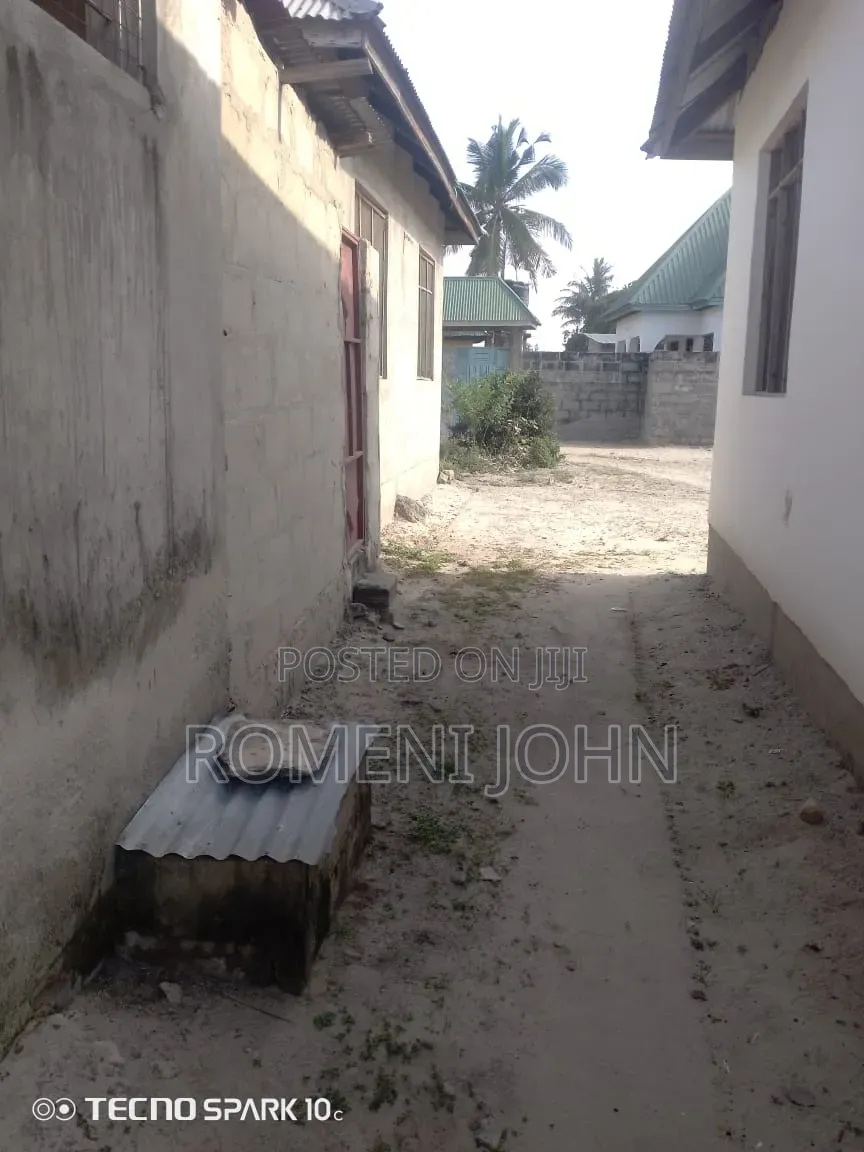 5bdrm House in Tanzania Daresalaam., Ilala for sale