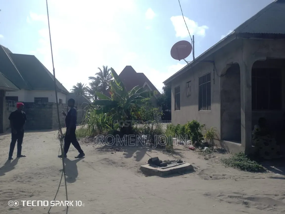 5bdrm House in Tanzania Daresalaam., Ilala for sale