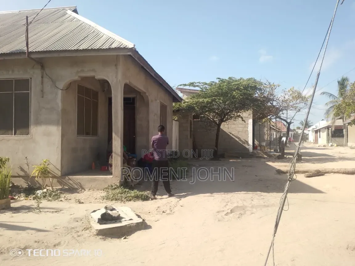 5bdrm House in Tanzania Daresalaam., Ilala for sale