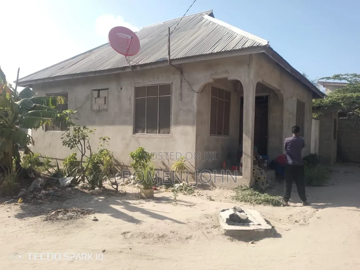 5bdrm House in Tanzania Daresalaam., Ilala for sale