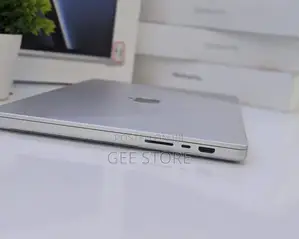 Laptop Apple MacBook Pro 2023 M2 Max 32GB Apple M2 SSD 1T