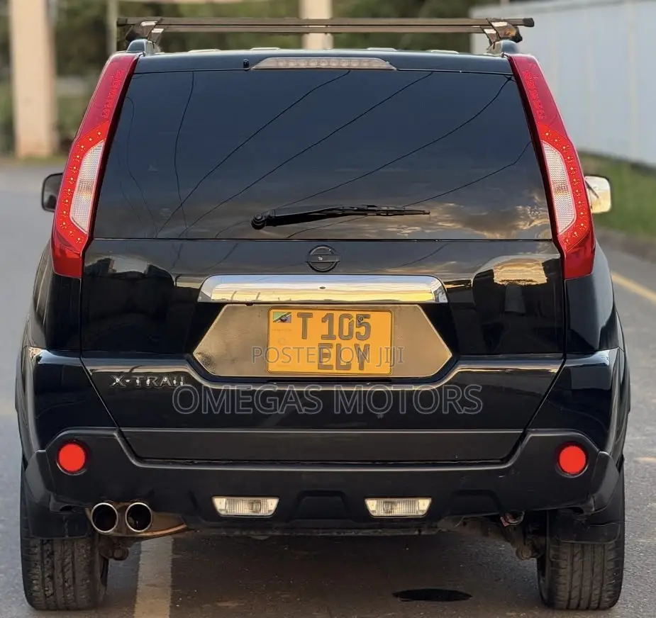 Nissan X-Trail 2.0 Petrol XE 2012 Black