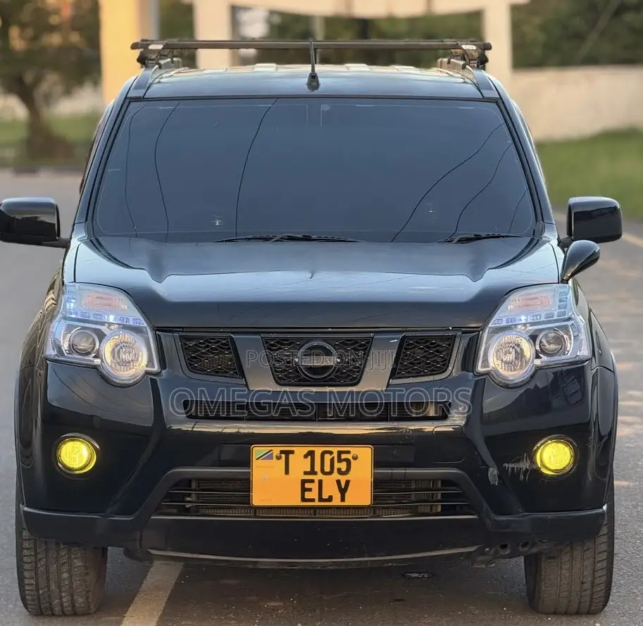 Nissan X-Trail 2.0 Petrol XE 2012 Black