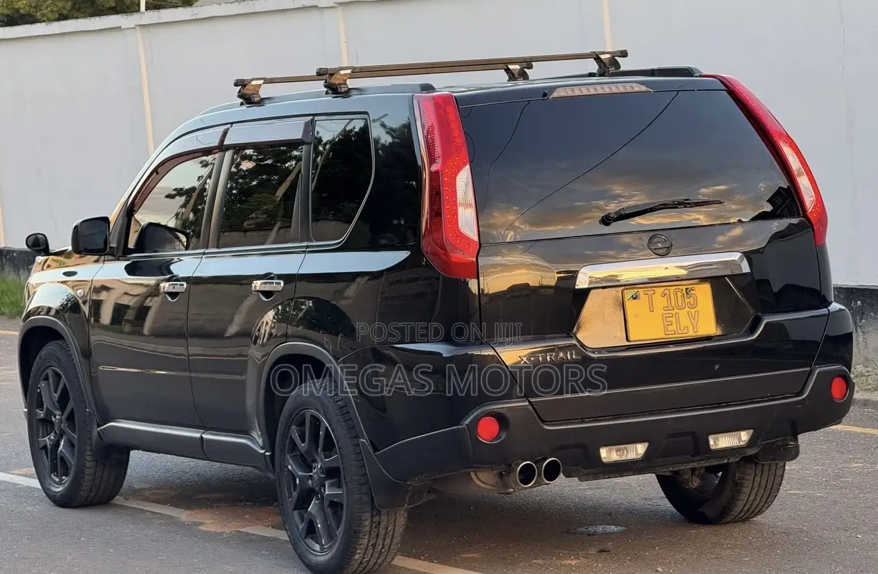 Nissan X-Trail 2.0 Petrol XE 2012 Black