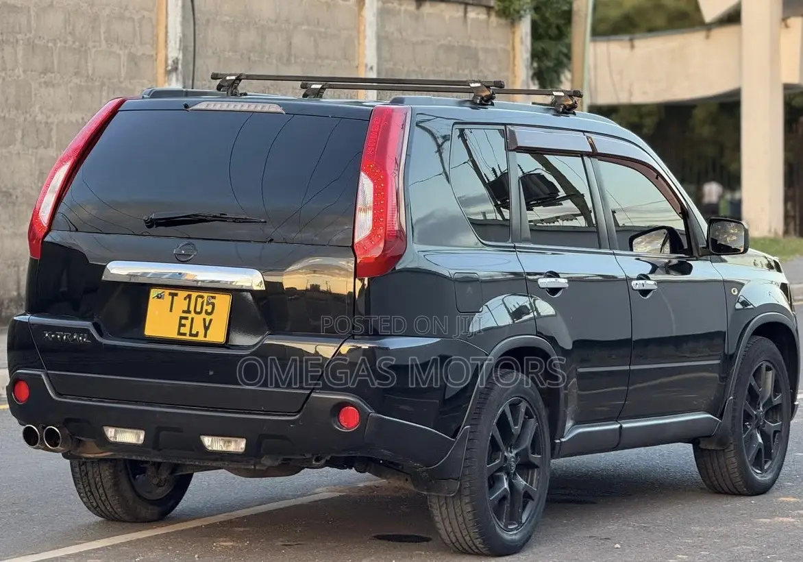 Nissan X-Trail 2.0 Petrol XE 2012 Black