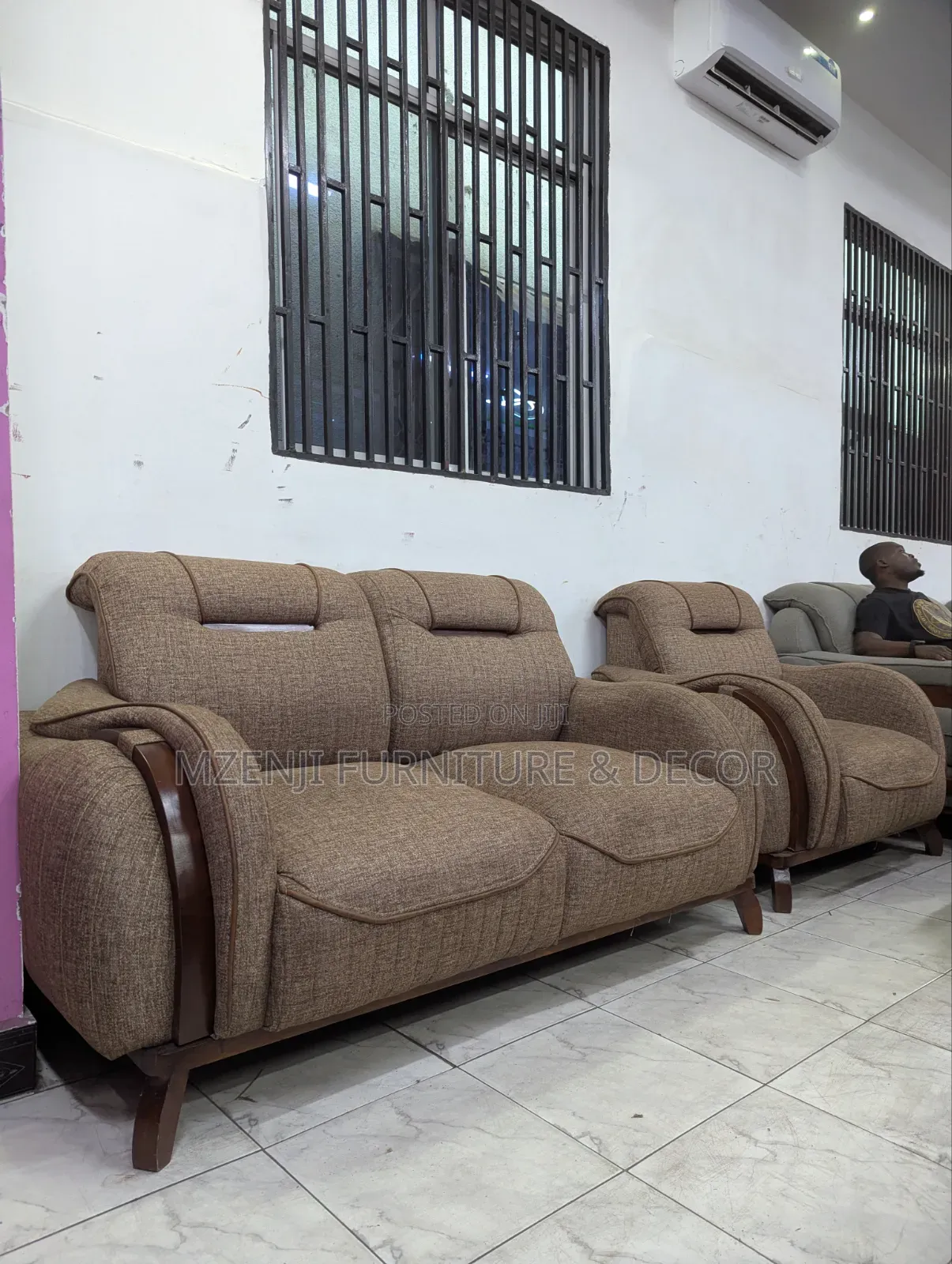 Sofa Set 3:2:1:1,mimba Ya Mbuzi Shape