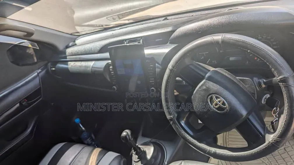 Toyota Hilux 2017 White