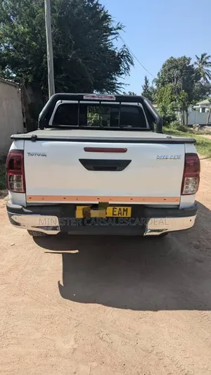 Toyota Hilux 2017 White