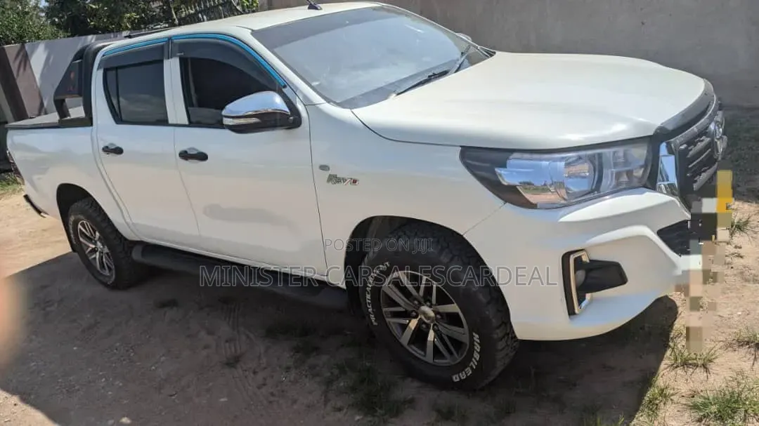 Toyota Hilux 2017 White