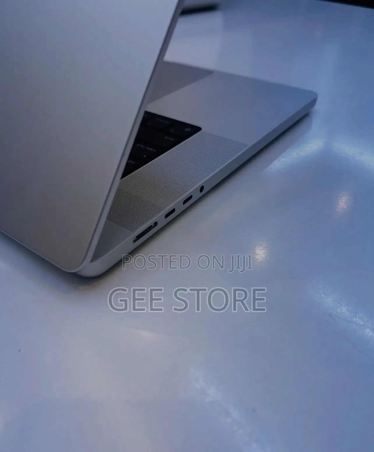 Laptop Apple MacBook Pro 2023 M2 Pro 16GB Apple M2 SSD 512GB