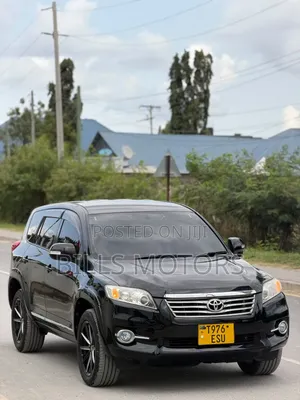Toyota Vanguard 2012 Black