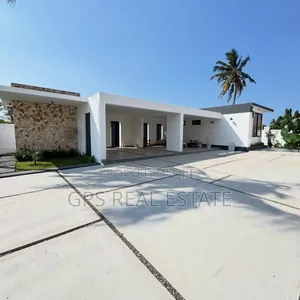 6bdrm Maisonette in Bahari Beach, Kinondoni for sale