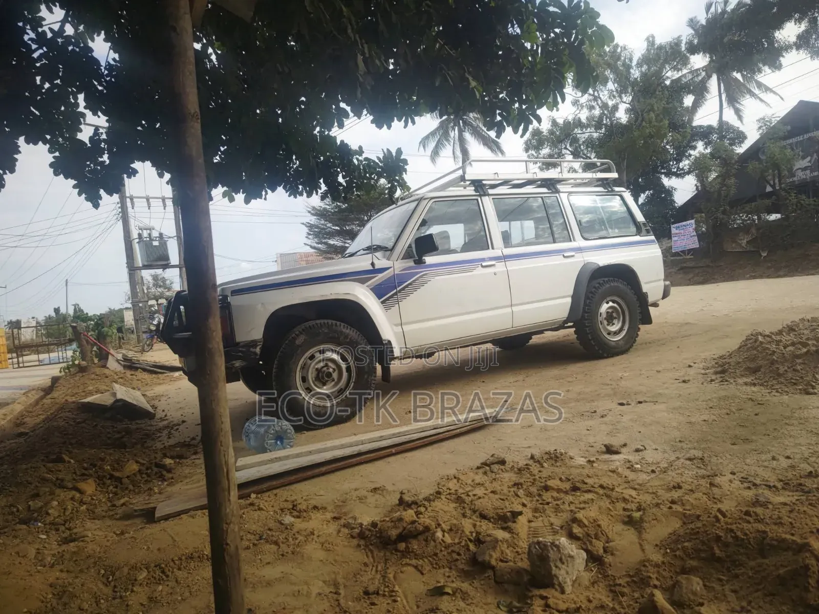 Nissan Patrol 2001 White