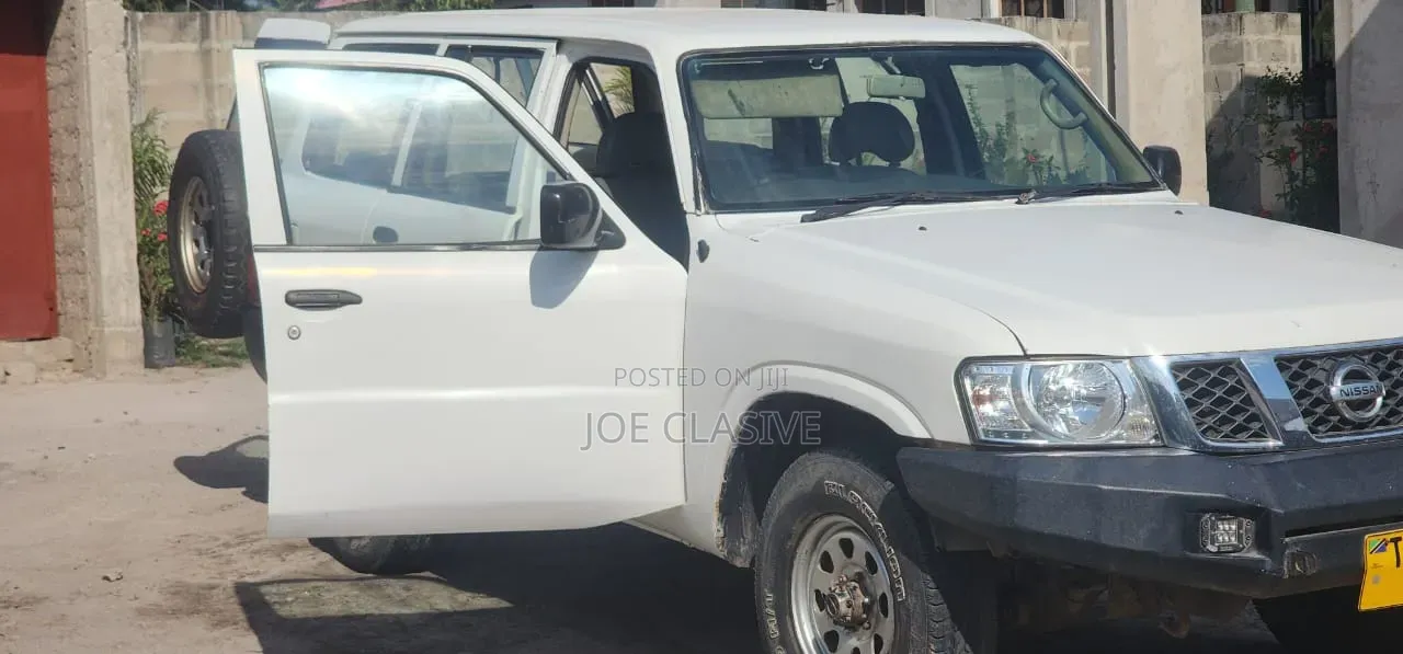 Nissan Patrol 1999 White