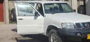 Nissan Patrol 1999 White